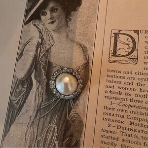 Vintage Elegant Pearl and Crystal Brooch